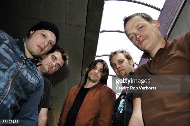 Photo of 3 DOORS DOWN, Todd Harrell, Chris Henderson, ? drums, Matt Roberts, Brad Arnold