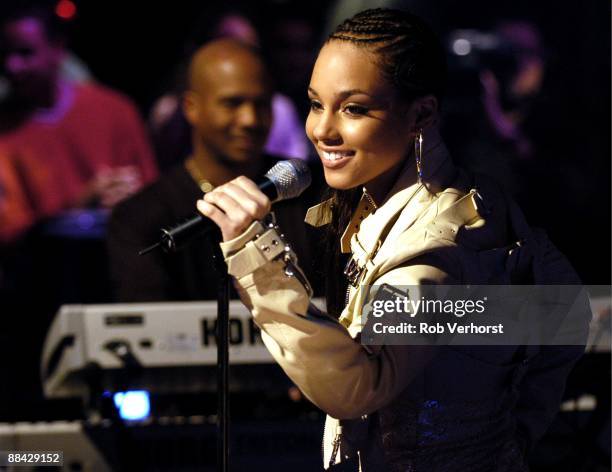 Photo of Alicia KEYS; Alicia Keys Amsterdam 4-11-2003