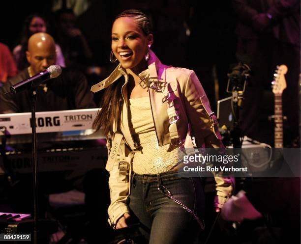 Photo of Alicia KEYS; Alicia Keys Amsterdam 4-11-2003