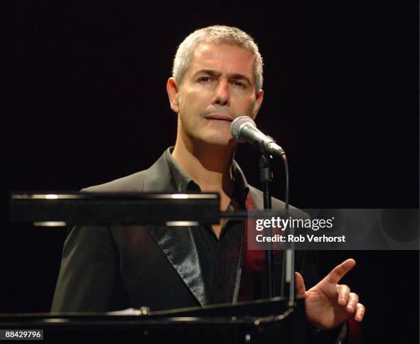 Photo of Alessandro SAFINA, Performing live on stage at the Nieuw Luxor Theatre