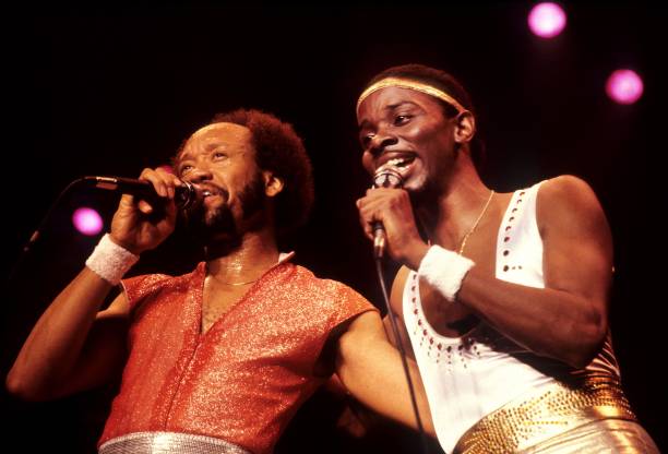 Photo of EARTH WIND & FIRE and Maurice WHITE and Philip BAILEY, Maurice White and Philip Bailey performing on stage