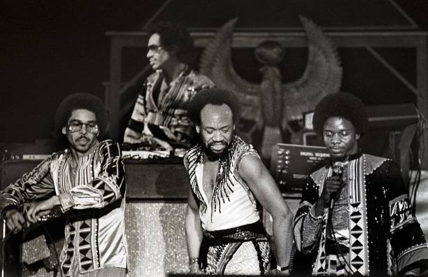 Photo of EARTH WIND & FIRE and Ralph JOHNSON and Maurice WHITE and Philip BAILEY, L-R Ralph Johnson, Maurice White and Philip Bailey performing on...