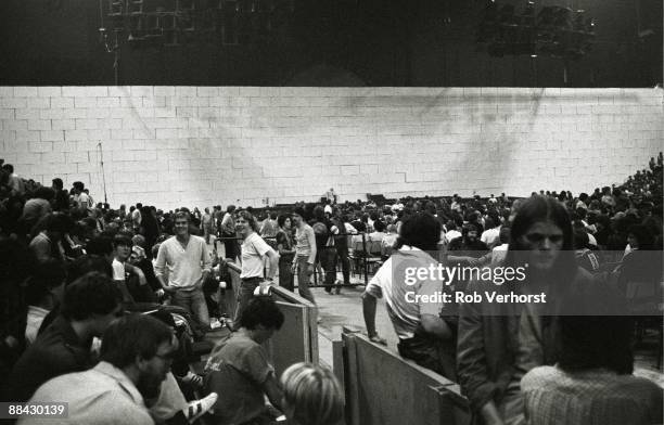 Photo of FANS and CONCERT and PINK FLOYD, Fans at Pink Floyd concert - The Wall tour