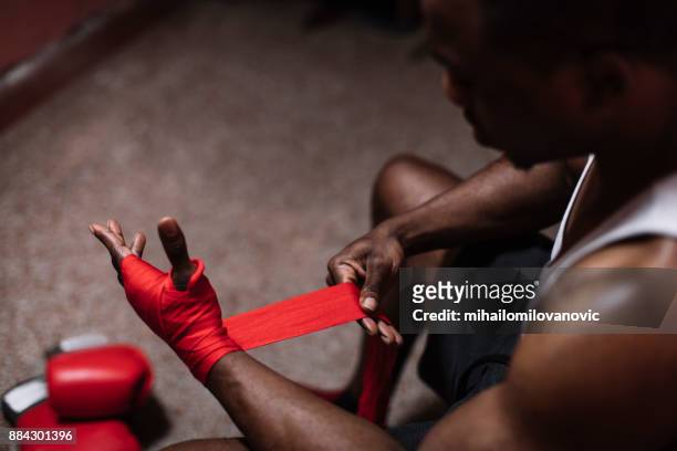 voorbereiding - boksen sport stockfoto's en -beelden