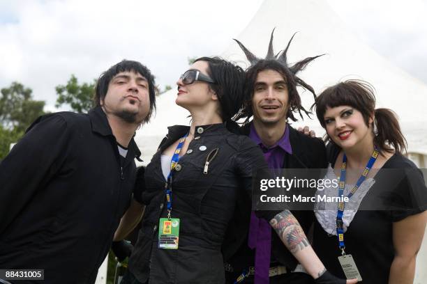 Photo of MINDLESS SELF INDULGENCE and Steve RIGH? and Lyn Z and Jimmy URINE and KITTY, Group portrait backstage L-R Steve Righ?, Lyn-Z, Jimmy Urine...