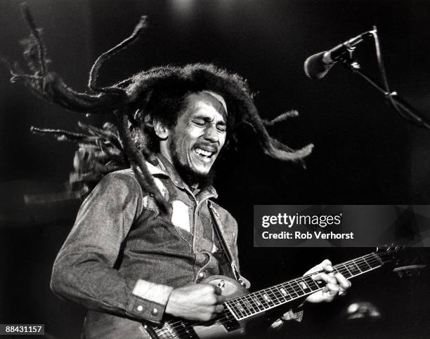 Photo of Bob MARLEY, Bob Marley performing on stage