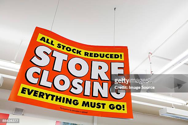 store closing sign - store closing stock pictures, royalty-free photos & images