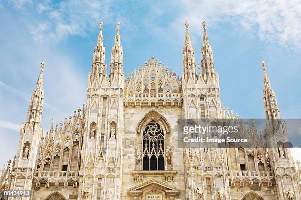 milan cathedral - catedral de milán fotografías e imágenes de stock