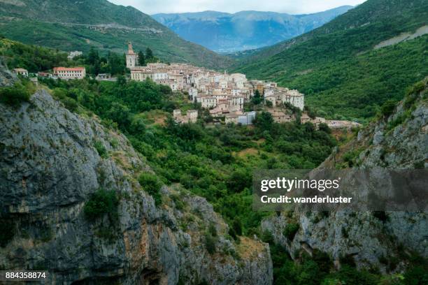 anversa village in abruzzo, italy - abruzzo stock pictures, royalty-free photos & images