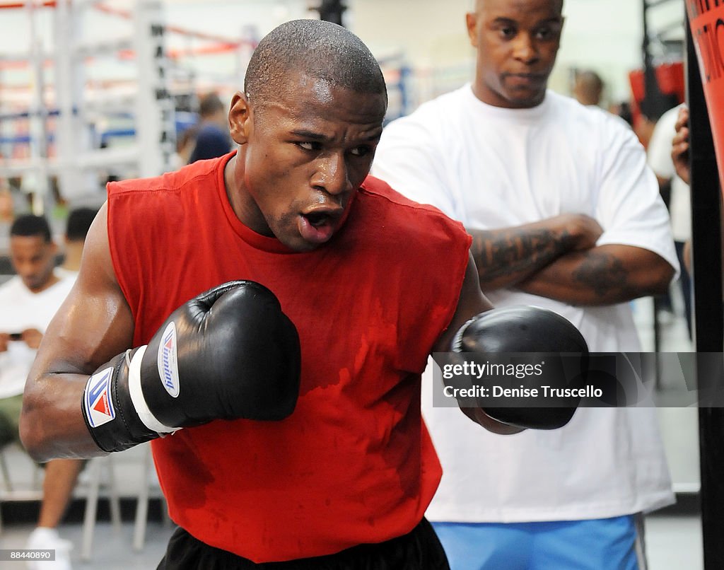 Floyd Mayweather Flag Day Training at Las Vegas Boxing Gym