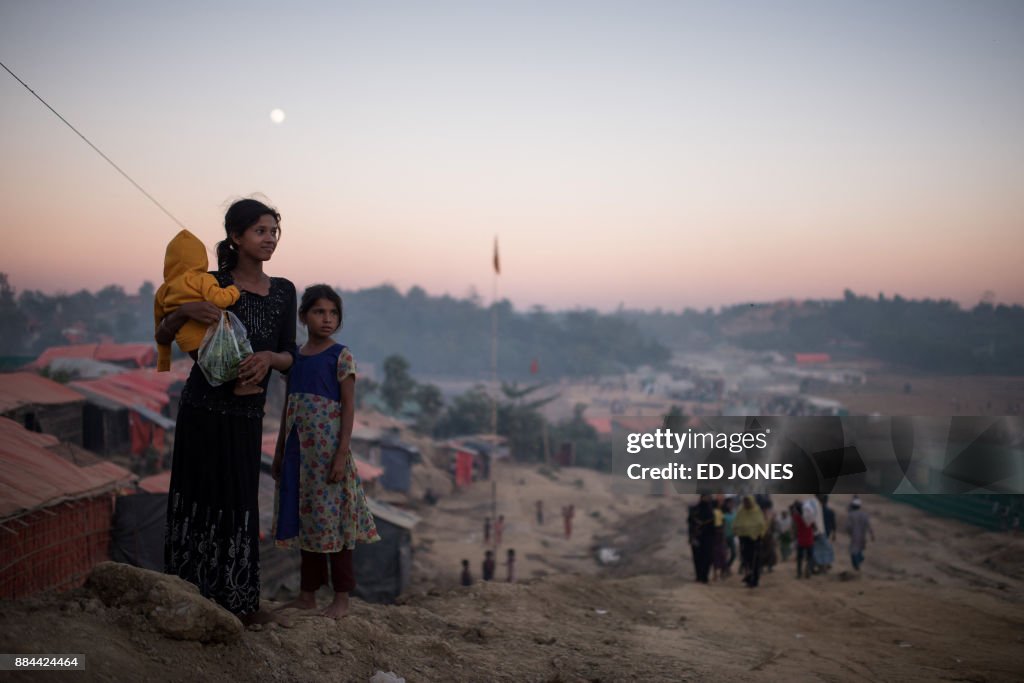 TOPSHOT-BANGLADESH-MYANMAR-UNREST-ROHINGYA-REFUGEE