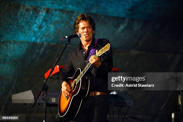 Singer Kevin Bacon performs at the 8th annual Jed Foundation Gala at Guastavino's on June 11, 2009 in New York City.