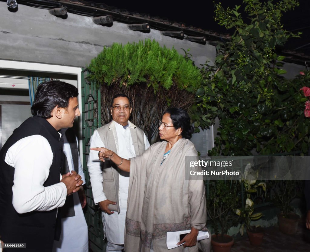 Akhilesh Yadav meet Mamata Banerjee