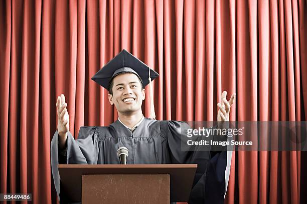 graduate giving speech - graduation speech stock pictures, royalty-free photos & images
