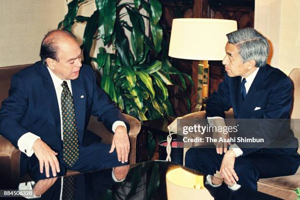 Emperor Akihito talks with Catalonia Preisdent Jordi Pujol on October 13, 1994 in Barcelona, Spain.