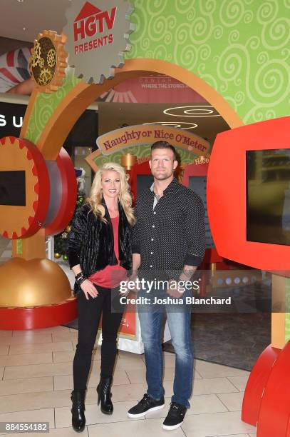 Flip or Flop Vegas' Stars Aubrey and Bristol Marunde visit HGTV Santa HQ at Los Cerritos Centeron December 1, 2017 in Los Angeles, California.