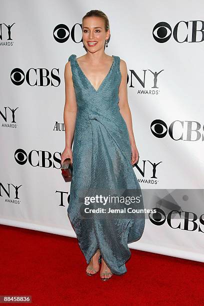Actress Piper Perabo attends the 63rd Annual Tony Awards at Radio City Music Hall on June 7, 2009 in New York City.