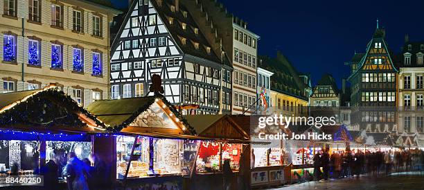 strrasbourg christmas market - strasbourg fotografías e imágenes de stock