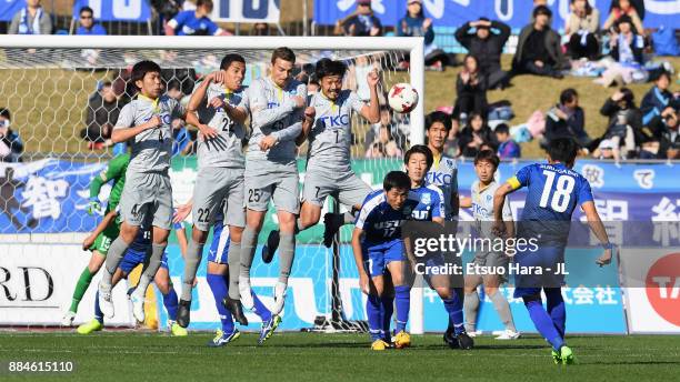 Eiichiro Ozaki of Azul Claro Numazu takes a free kick during the J.League J3 match between Azul Claro Numazu and Tochigi SC at Ashitaka Stadium on...