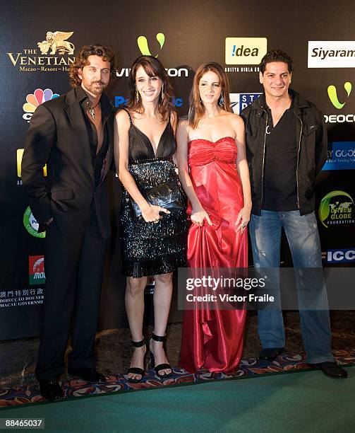 Farah Ali Khan , Hritik Roshan , Suzzan Roshan and DJ Aqueel arrive on the green carpet for the Fashion Extravaganza as part of the 2009...