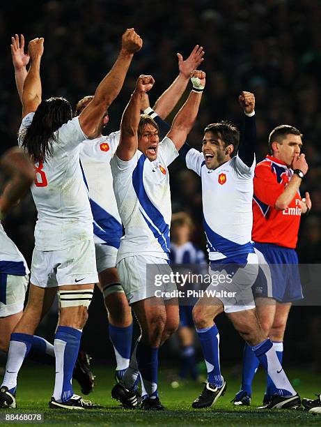 Dimitri Szarzewski of France celebrates on full time during the First Test match between the New Zealand All Blacks and France at Carisbrook on June...