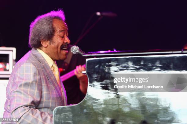 Allen Toussaint performs on stage during Bonnaroo 2009 on June 13, 2009 in Manchester, Tennessee.