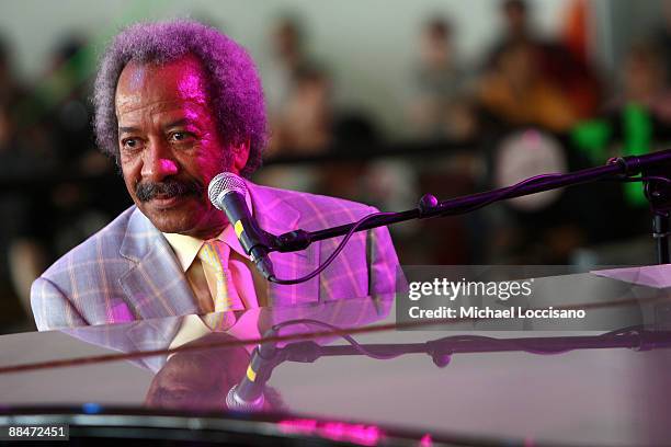 Allen Toussaint performs on stage during Bonnaroo 2009 on June 13, 2009 in Manchester, Tennessee.