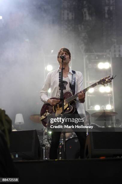 Johnny Borrell of Razorlight performs on stage on day 2 of the Isle Of Wight Festival at Seaclose Park on June 13, 2009 in Newport, Isle of Wight.