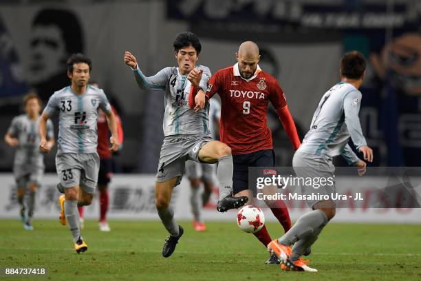 Robin Simovic Takehiro Photos and Premium High Res Pictures - Getty Images