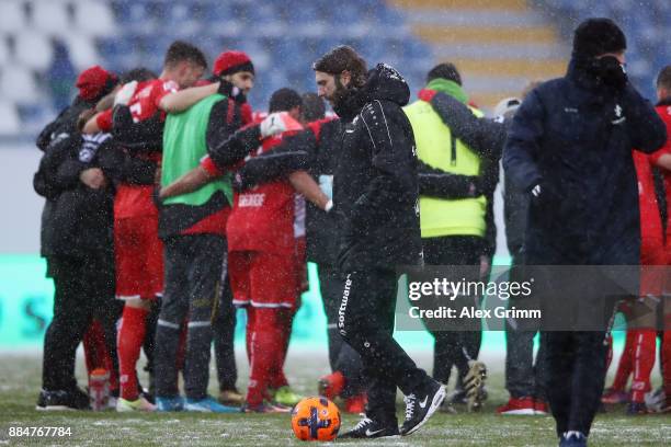 Head coach Torsten Frings of Darmstadt reacts after the Second Bundesliga match between SV Darmstadt 98 and SSV Jahn Regensburg at Merck-Stadion am...