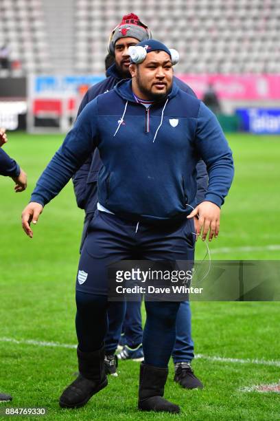 Ben Tameifuna of Racing 92in his Ugg boots before the Top 14 match between Stade Francais and Racing 92 on December 3, 2017 in Paris, France.