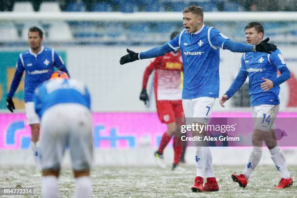 Felix Platte of Darmstadt reacts during the Second Bundesliga match between SV Darmstadt 98 and SSV Jahn Regensburg at Merck-Stadion am...