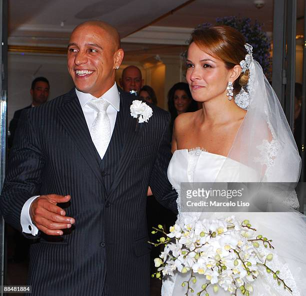 Newlyweds Roberto Carlos and Mariana Lucon at their wedding party at Daslu on June 13, 2009 in Sao Paulo, Brazil.