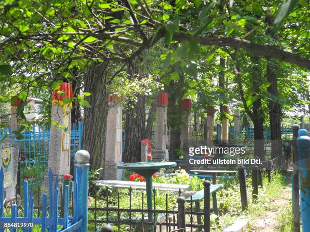 Ukraine, das Donezbecken, Kurzform Donbass, Gebiet Donezk, Gorlowka , ein Friedhof am Rande der Stadt