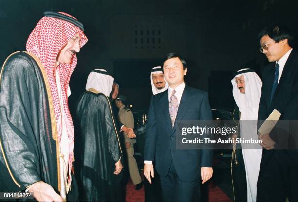 Crown Prince Naruhito and Riyadh Governor Salman bin Abdulaziz Al Saud attend a dinner at Riyadh Province headquarters on November 7, 1994 in Riyadh,...