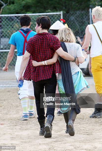 Actors Justin Long and Drew Barrymore attend Bonnaroo 2009 on June 13, 2009 in Manchester, Tennessee.
