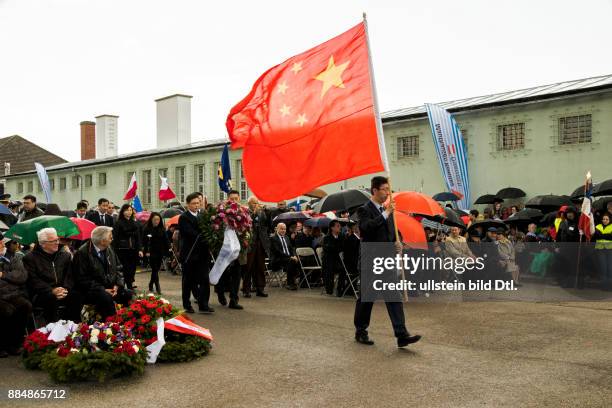 Befreiungsfeier 2016 in der KZ Gedenkstätte Mauthausen. Mehr als 6.000 Menschen, darunter auch Überlebende des Konzentrationslagers, aus dem In- und...