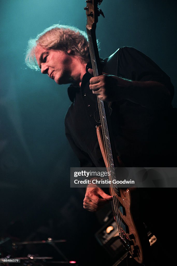 Neil Murray Singer Neil Murray , original bass player of Whitesnake and currently... News ...