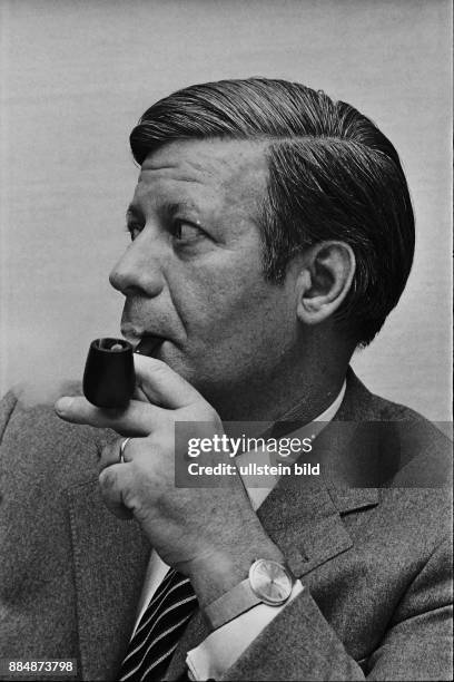 Helmut Schmidt SPD - hier bei einer Diskussion in Wolfsburg 1972.