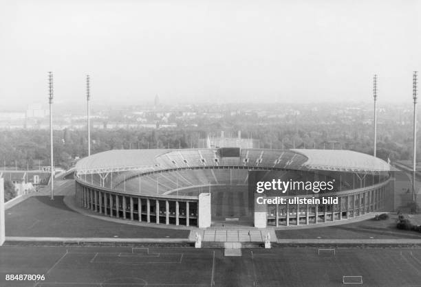 Klöckner Stadium Photos and Premium High Res Pictures Getty Images