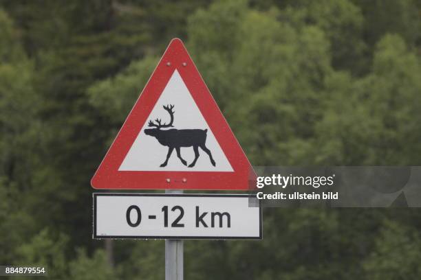 Schweden, Provinz Dalarna, IDRE, der südlichen Begrenzung des Siedlungsgebietes der Sami. Achtung Rentiere Verkehrschild