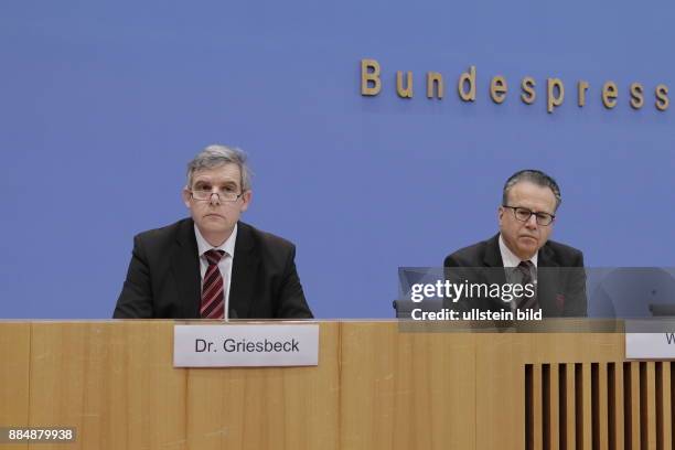 Berlin, Bundespressekonferenz, Thema: Rückblick 2015 / Ausblick 2016 des Bundesamtes für Migration und Flüchtlinge, Foto: Dr. Michael Griesbeck,...