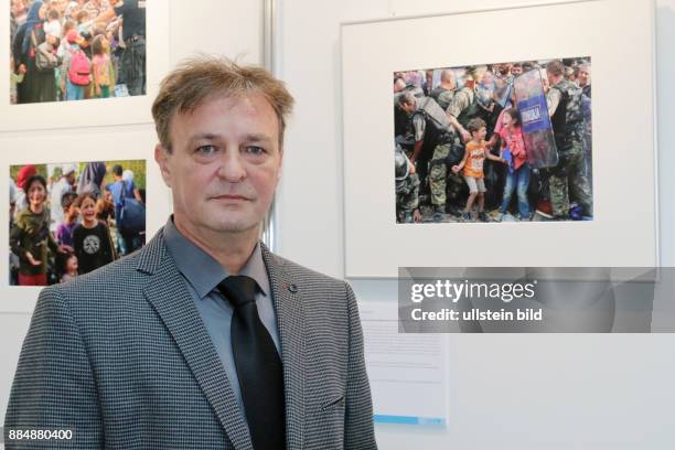 Berlin, Preisverleihung: Unicef, Thema: Unicef-Foto des Jahres 2015, Foto: GEORGI LICOVSKI, MAZEDONIEN, Schiere Verzweiflung