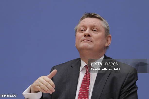 Berlin, Bundespressekonferenz, Thema: Pflegeberufsgesetz. Foto:Bundesminister für Gesundheit Hermann Gröhe