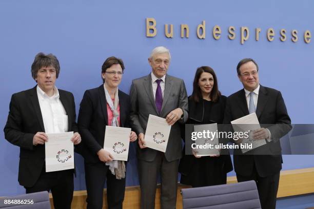 Berlin, Bundespressekonferenz, Thema: Abschlussbericht der Robert-Bosch-Expertenkommission zur Neuausrichtung der Flüchtlingspolitik, Foto: Günter...