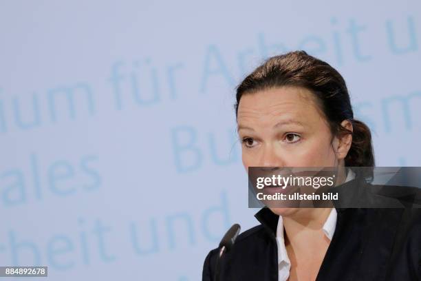 Berlin, Statement: Bundesministerin für Arbeit und Soziales. Andrea Nahles, Thema: Arbeitsmarktzahlen im August