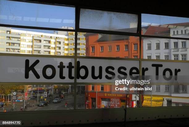 Kottbusser Tor, Blick vom Bahnsteig der U1.