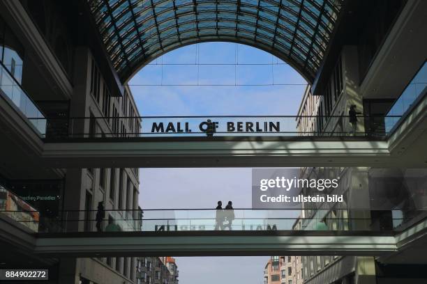 Ca 40 Haendler in der Mall of Berlin klagen ueber zu geringen Umsatz und zu hohe Mieten.