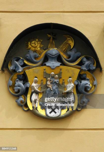 Symbolhaftes Stadtwappen am Rathaus