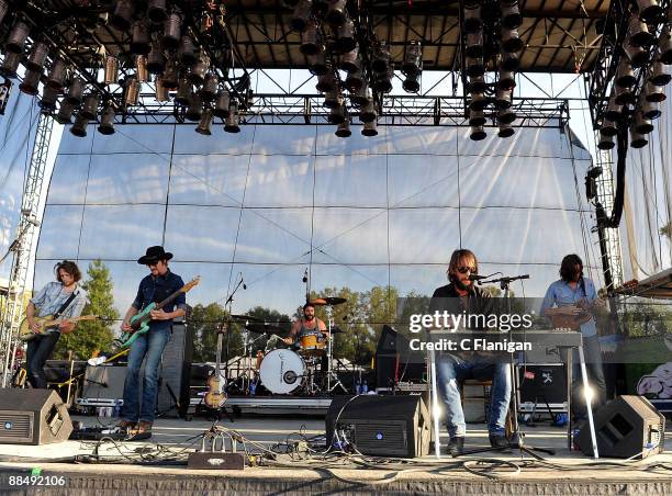 Band of Horses performs during the 2009 Bonnaroo Music and Arts Festival on June 14, 2009 in Manchester, Tennessee.